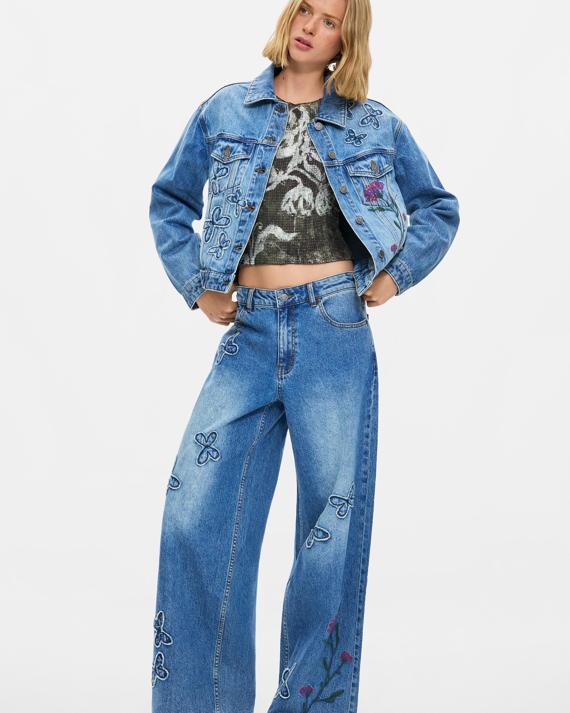 Desigual - Cazadora de mujer denim bordada 100% algodón.