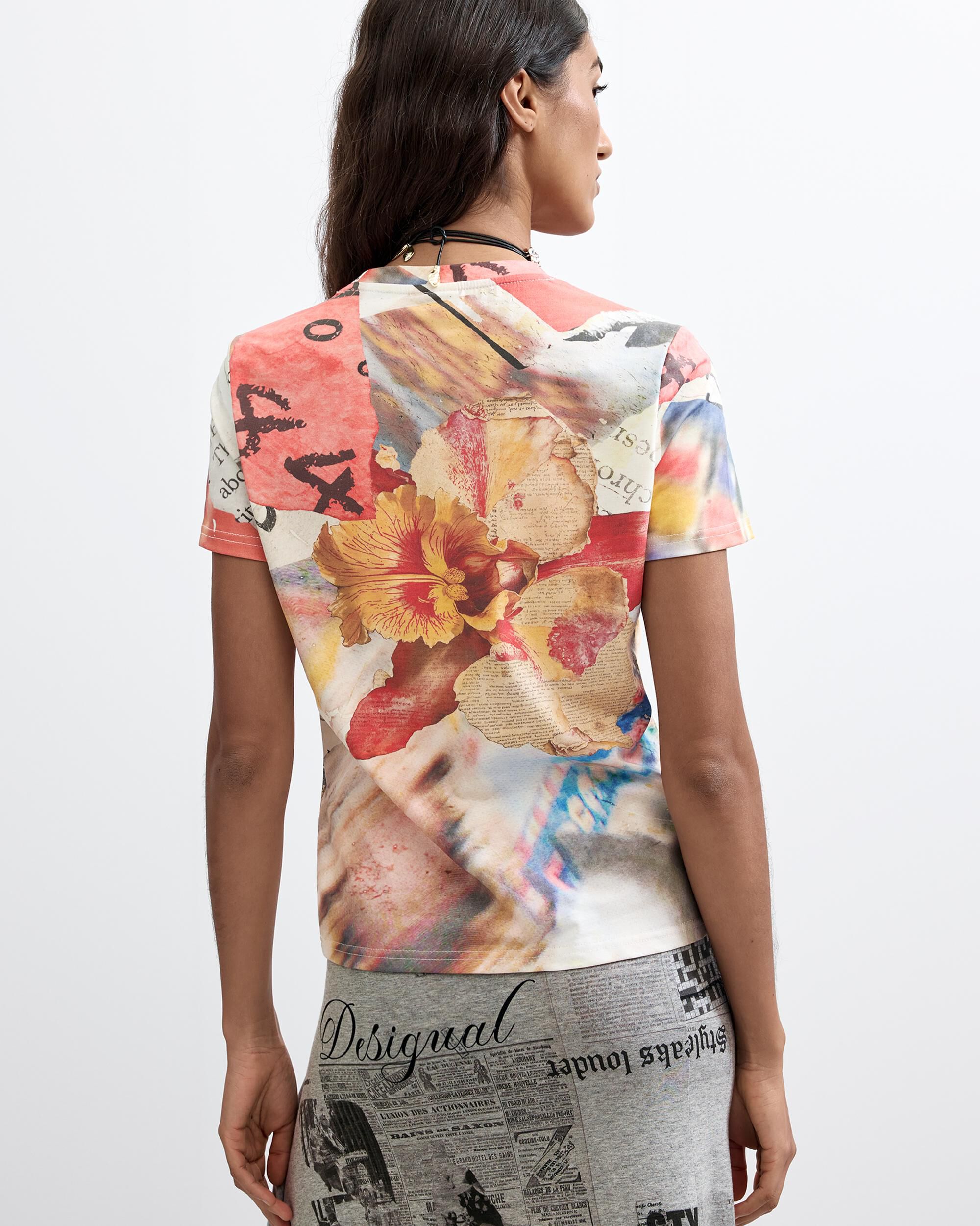 Camiseta de mujer estampada flores - Desigual - Rosa Rosa-3