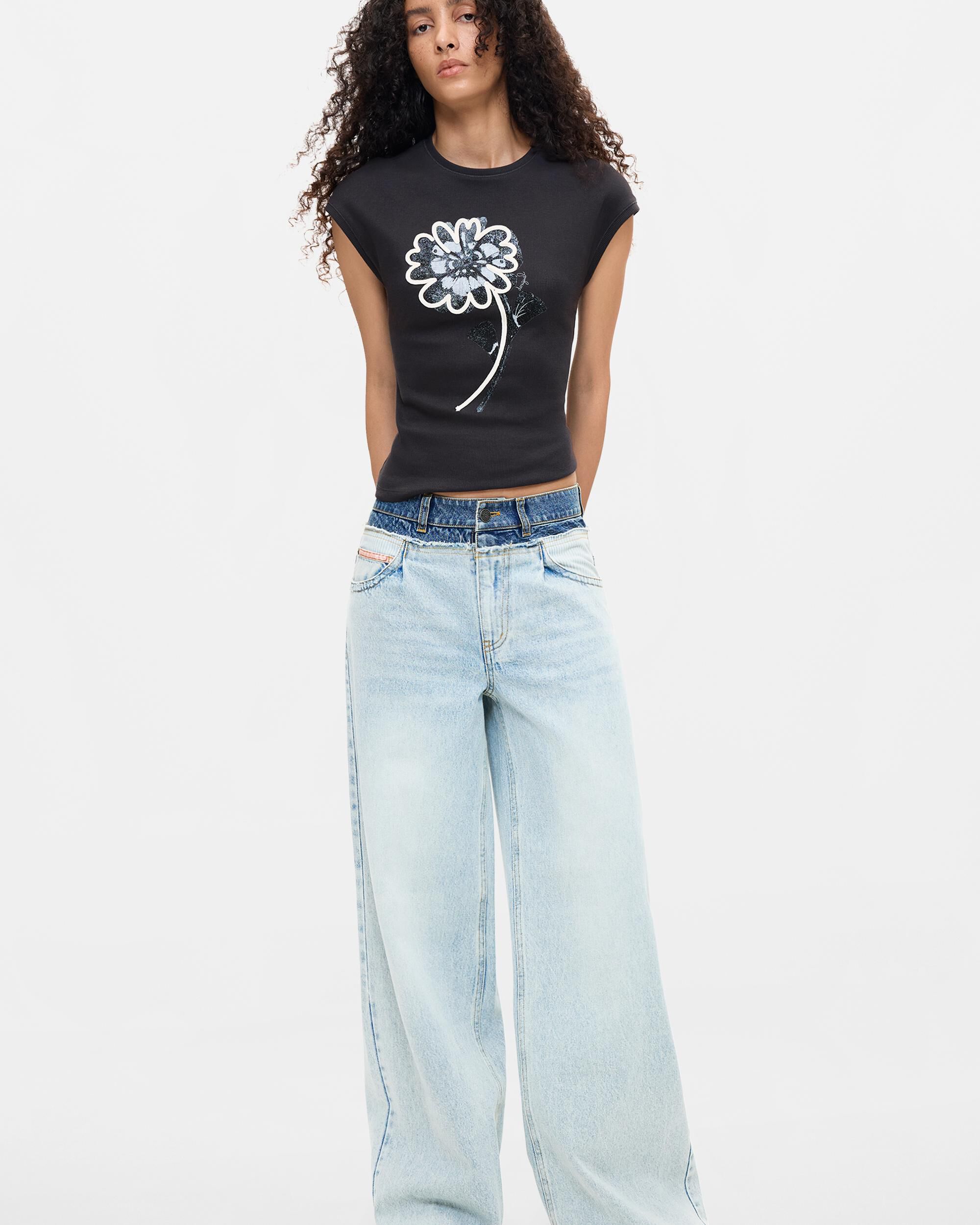 Camiseta de mujer estampada floral - Desigual - Negro Negro-2