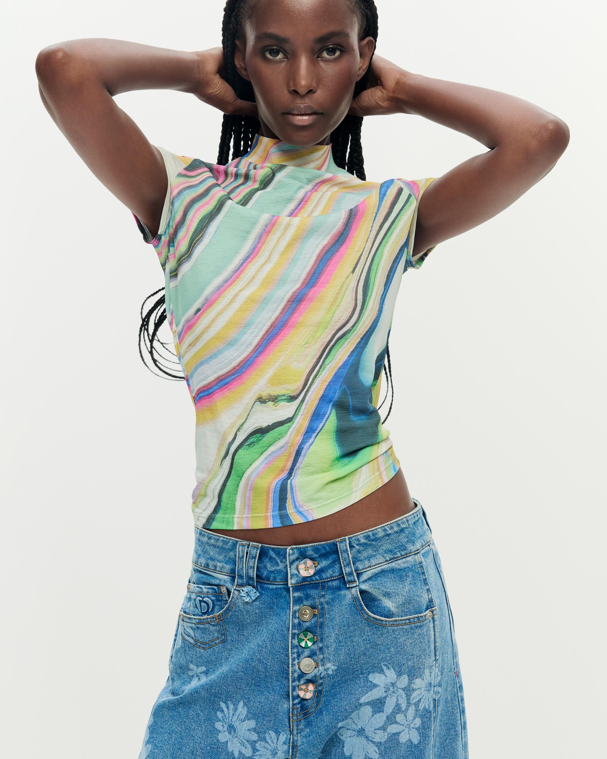 Desigual - Camiseta de mujer estampada ondas.