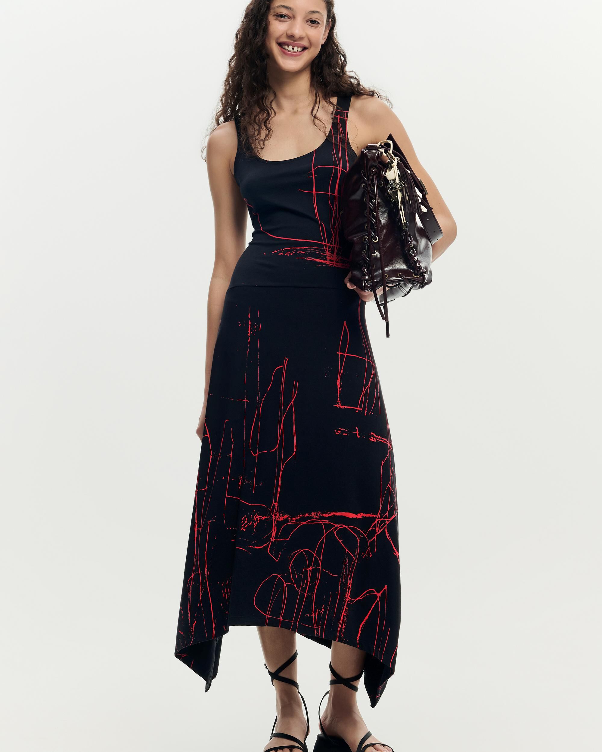 Desigual - Vestido asimétrico sin mangas.