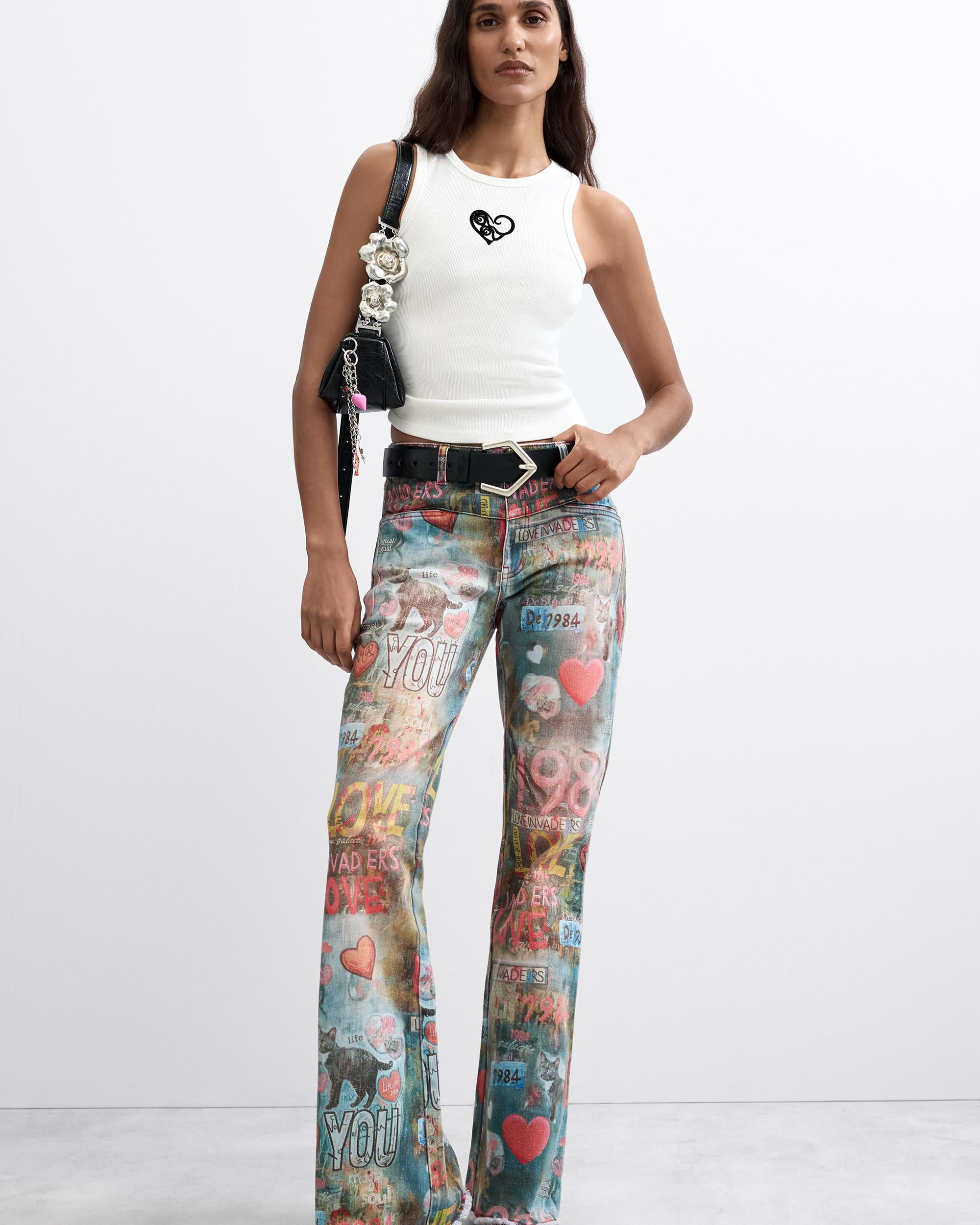 Desigual - Pantalón de mujer vaquero flare estampado.
