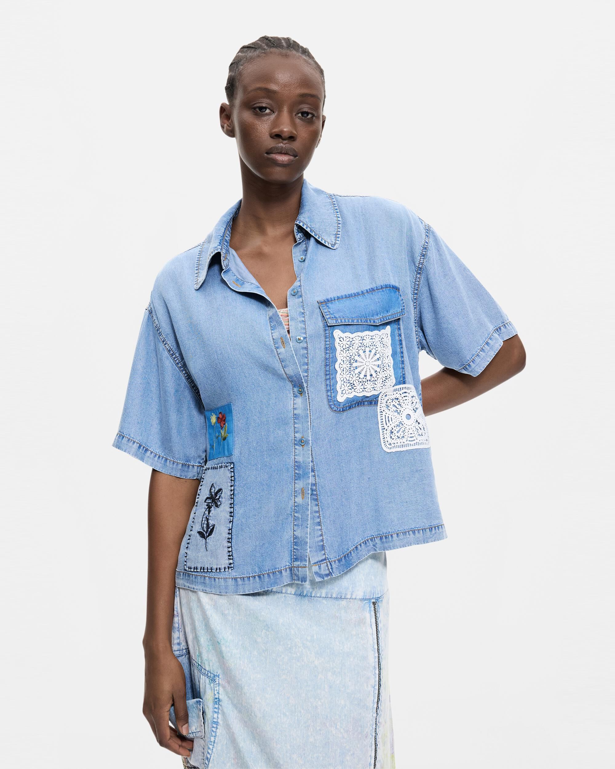 Desigual - Camisa de mujer mangas cortas patchwork.