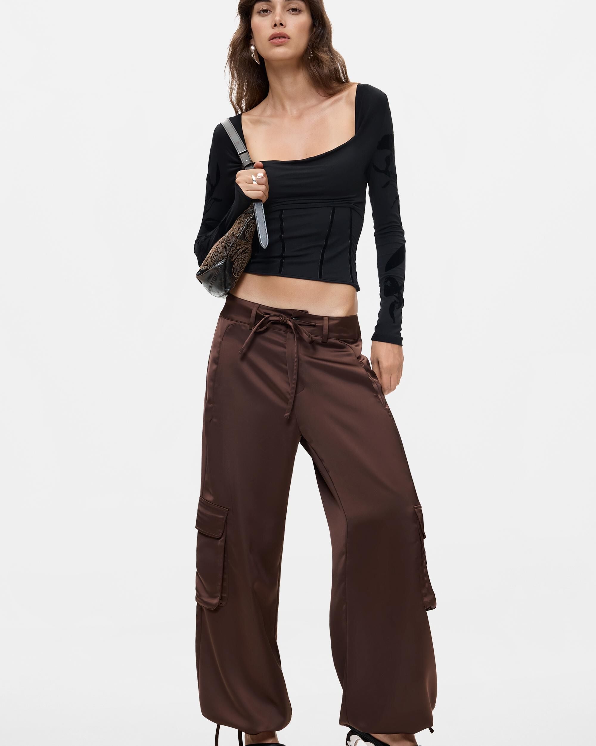 Imagen 0 de Pantalón de mujer cargo largo Marrón