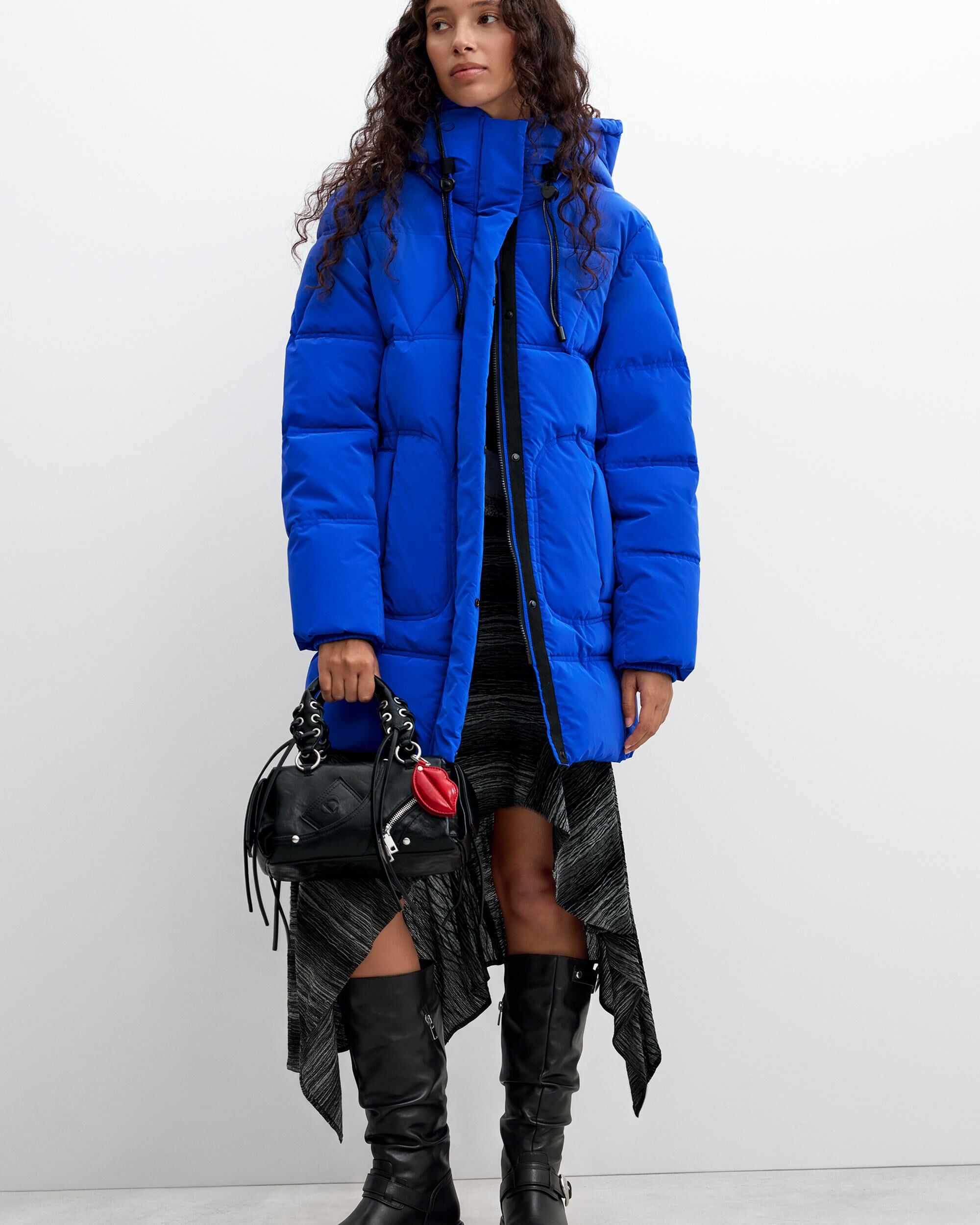 Imagen 0 de Abrigo de mujer acolchado largo Azul