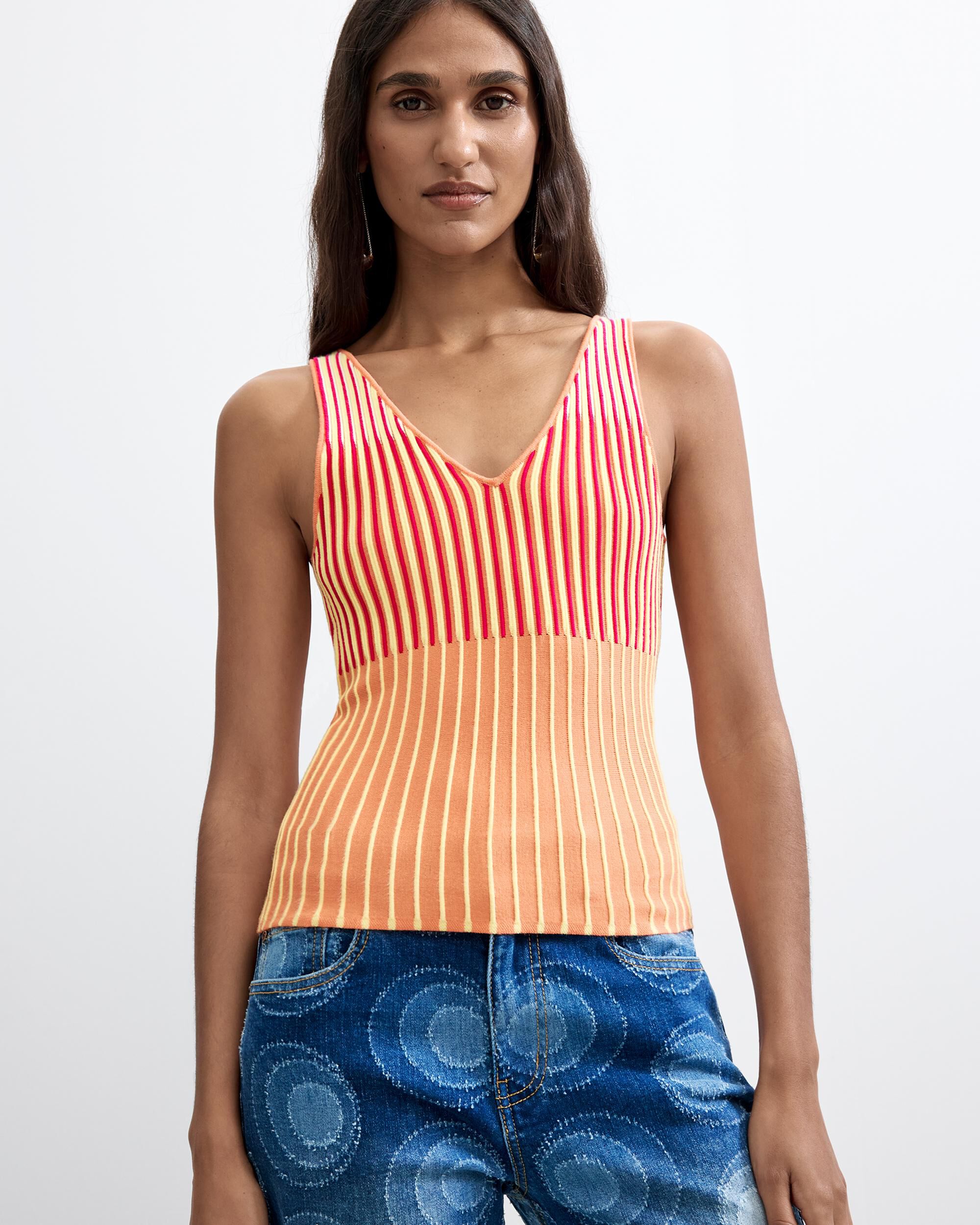 Desigual - Camiseta de mujer punto sin mangas.