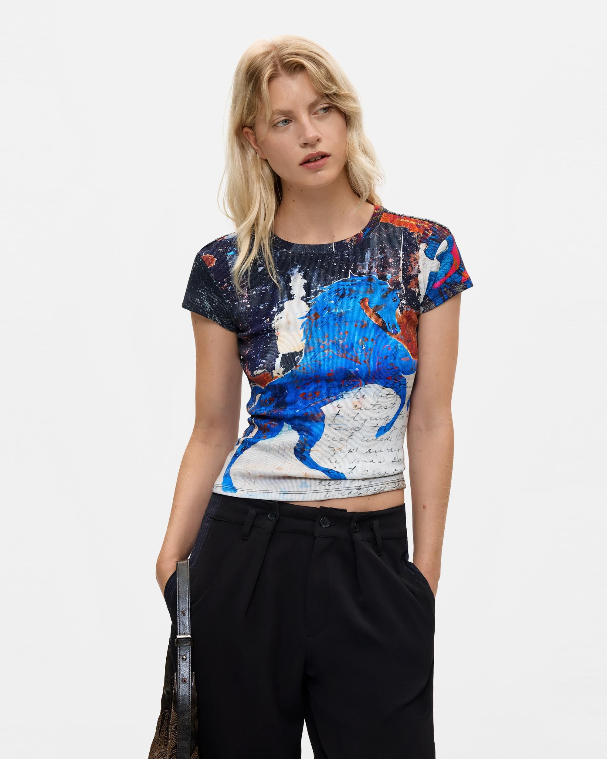 Imagen 0 de Camiseta de mujer estampado caballo Negro