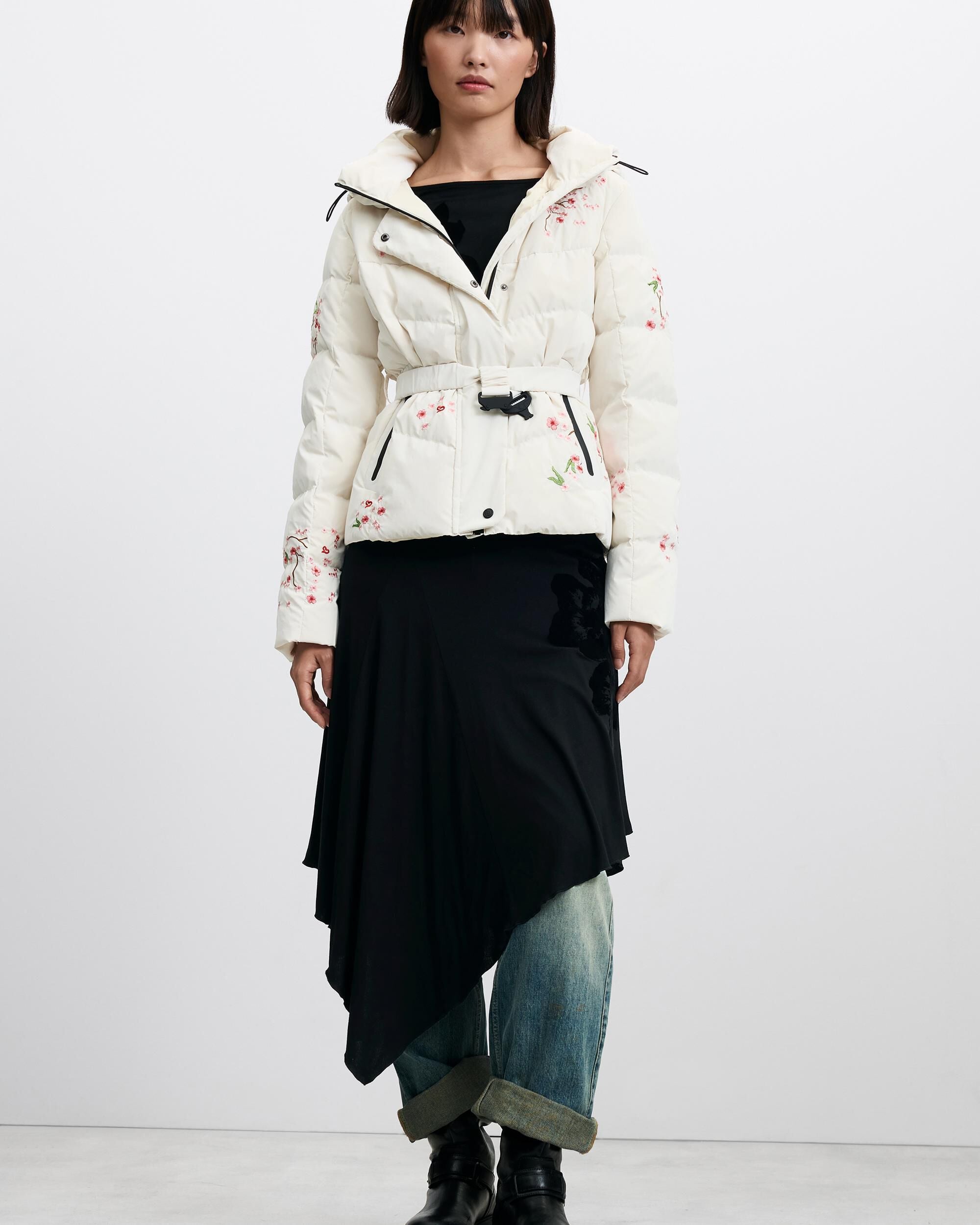 Imagen 1 de Chaqueta de mujer corta acolchada flores - Desigual - Blanco Blanco