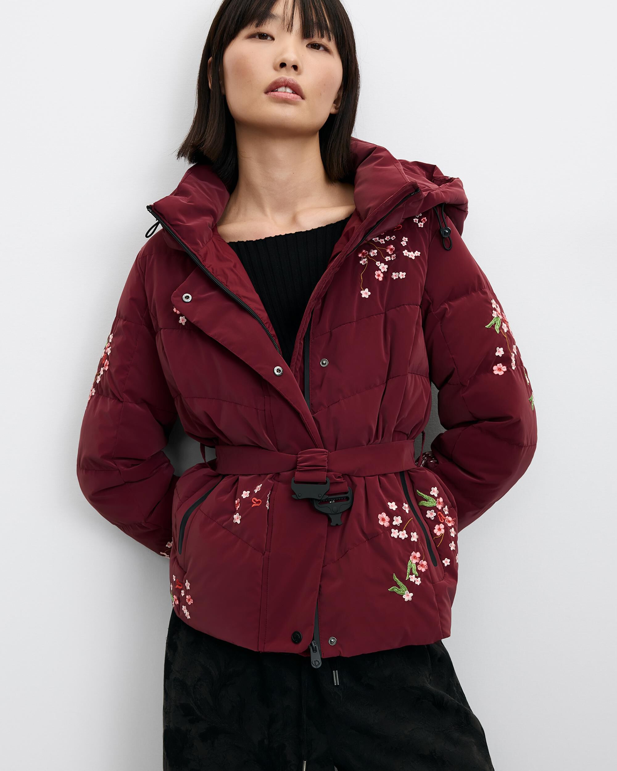 Imagen 2 de Chaqueta de mujer corta acolchada flores - Desigual - Rojo Rojo