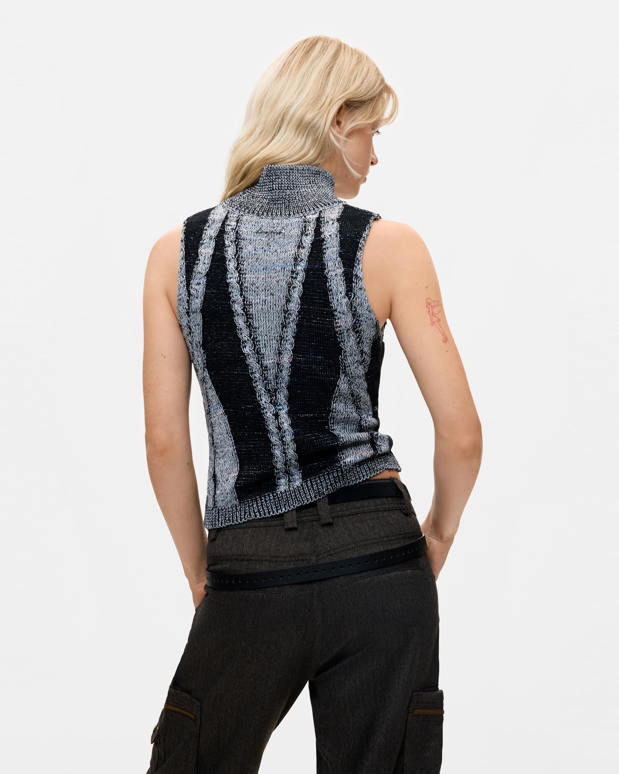 Camiseta de mujer cuello alto sin mangas - Desigual - Negro Negro-3