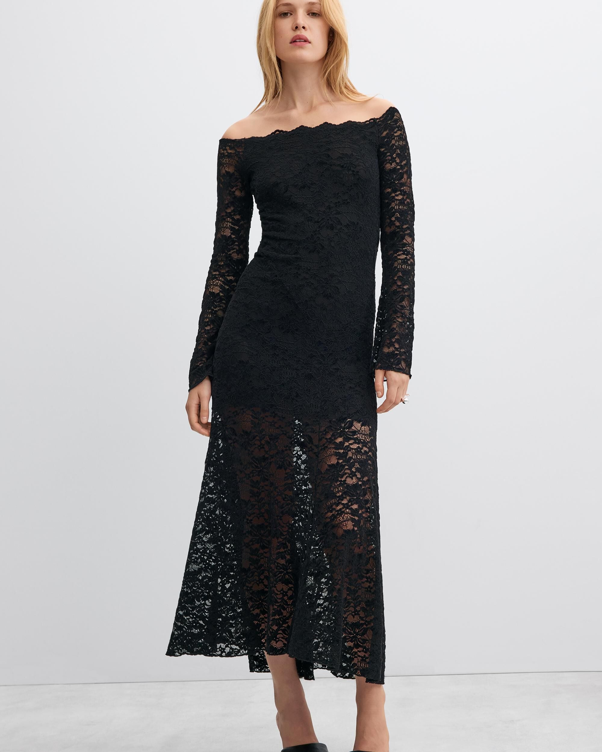 Imagen 0 de Vestido midi evasé Negro