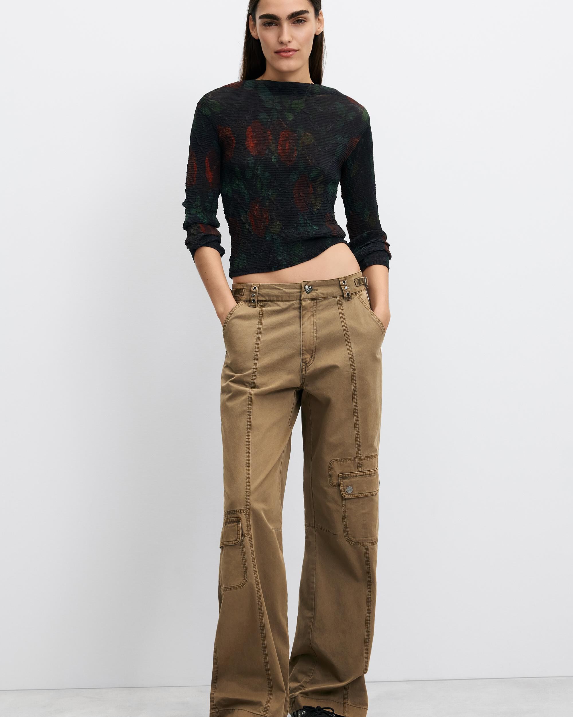 Imagen 2 de Blusa de mujer rosas negra - Desigual - Negro Negro