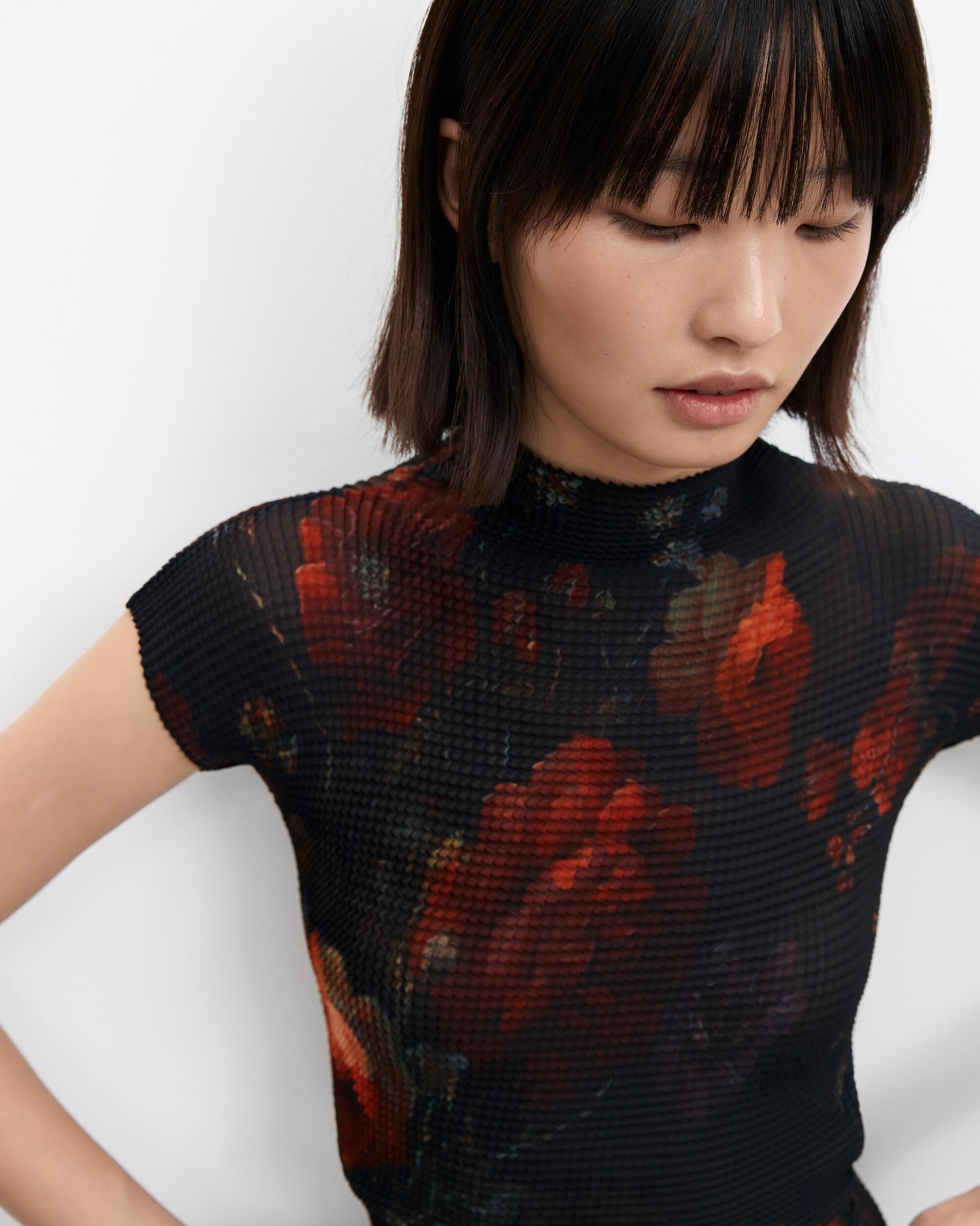 Imagen 4 de Blusa de mujer estampado flores - Desigual - Negro Negro