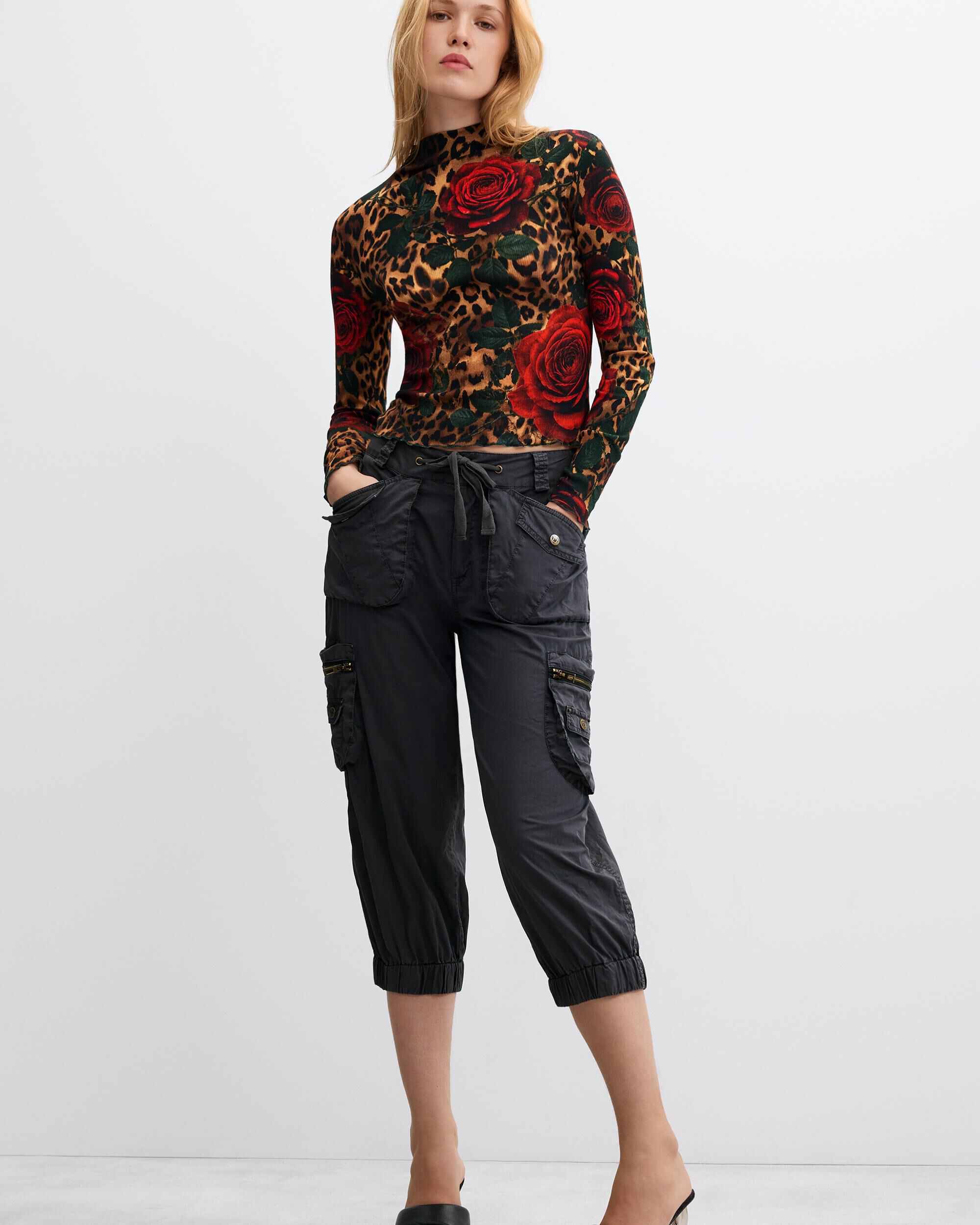 Camiseta de mujer manga larga flores - Desigual - Negro Negro-2