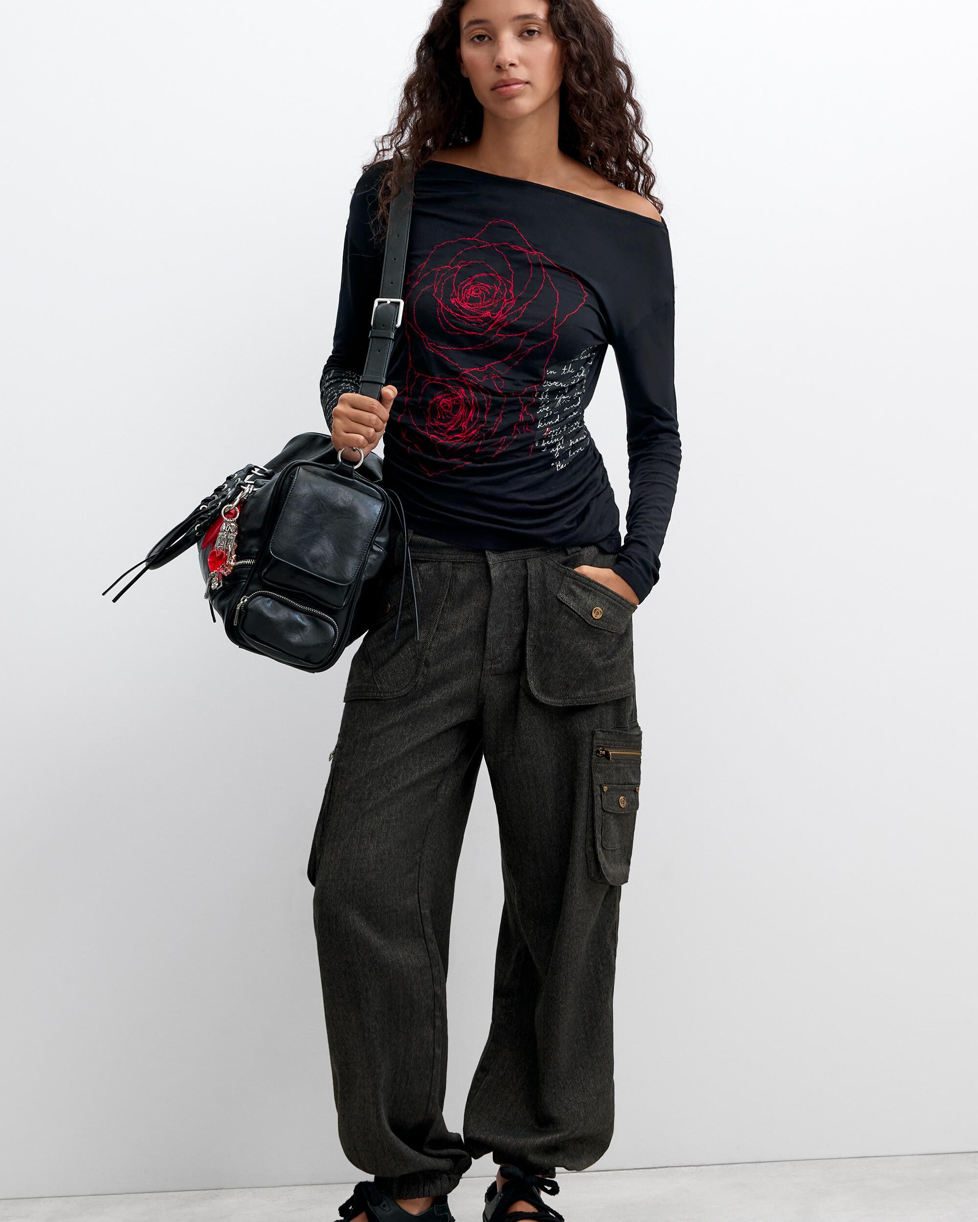 Camiseta de mujer manga larga abstracta - Desigual - Negro Negro-2