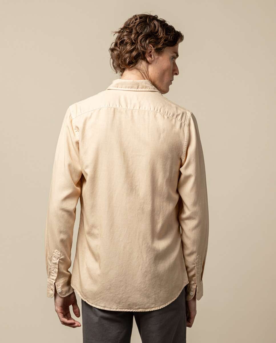 Camisa De Hombre Corte Regular Lisa En Color Beige · Scotta 1985 · El