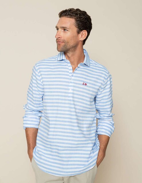 Imagen 0 de Camisa de hombre corte regular de rayas en color celeste
