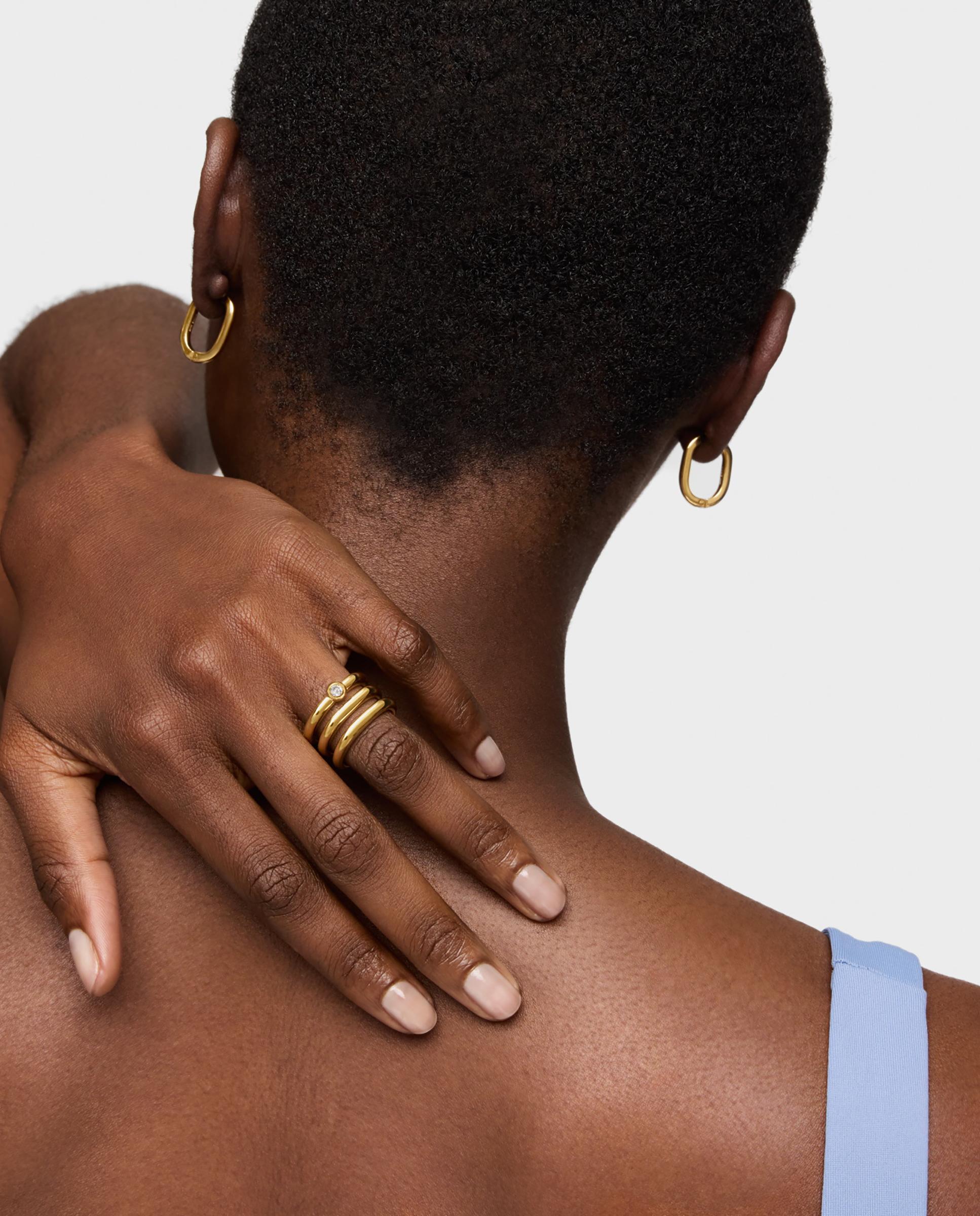 Anillo con piedras line triple bañado en 18 kt sobre plata y diamante creado en laboratorio Blanco-5