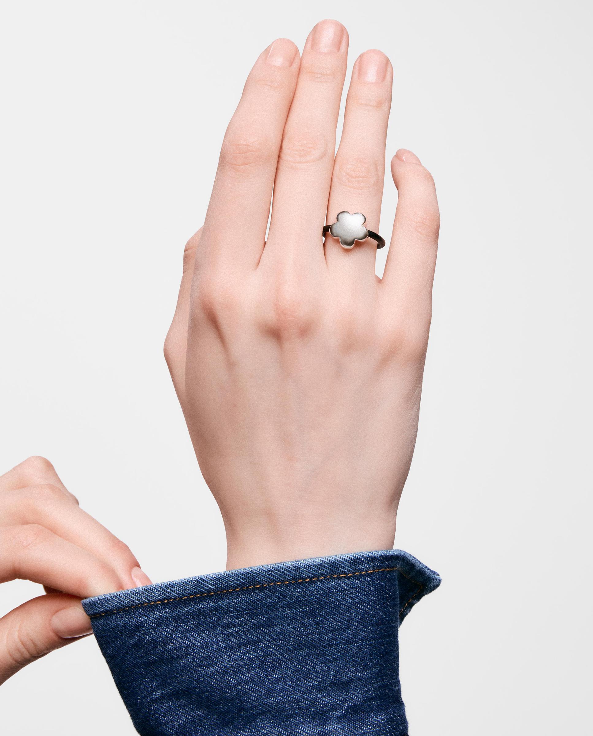 Anillo de plata y caucho bold motif flor - Tous - Negro / Plata Negro / Plata-5