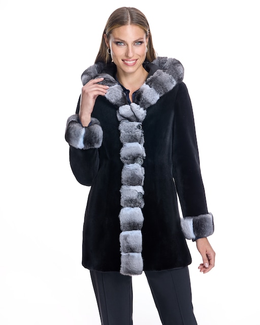 Imagen 0 de Chaquetón de pelo de mujer reversible de visón rasado con capucha tuxedo de chinchilla