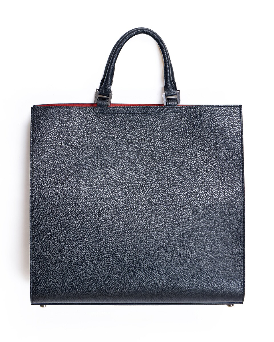 Bolso de mano de cuero con cierre magnético en color negro