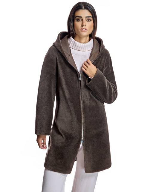 Imagen 0 de Abrigo de mujer de lana de cordero con capucha y cremallera
