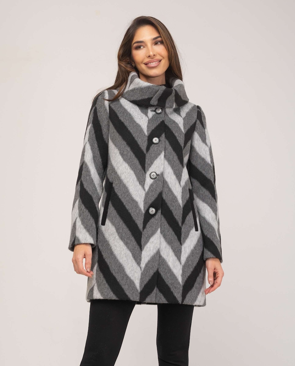 Abrigo de mujer con manga sastre y con cuello dos posiciones · Fsh