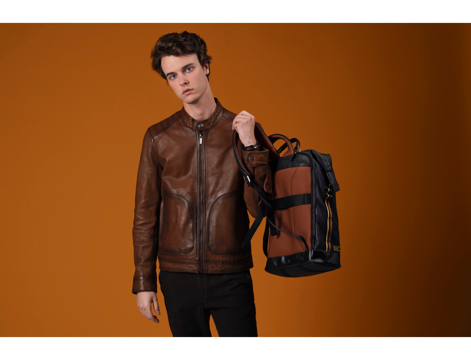Mochila de piel de hombre en color negro - Scharlau - Azul Azul-3