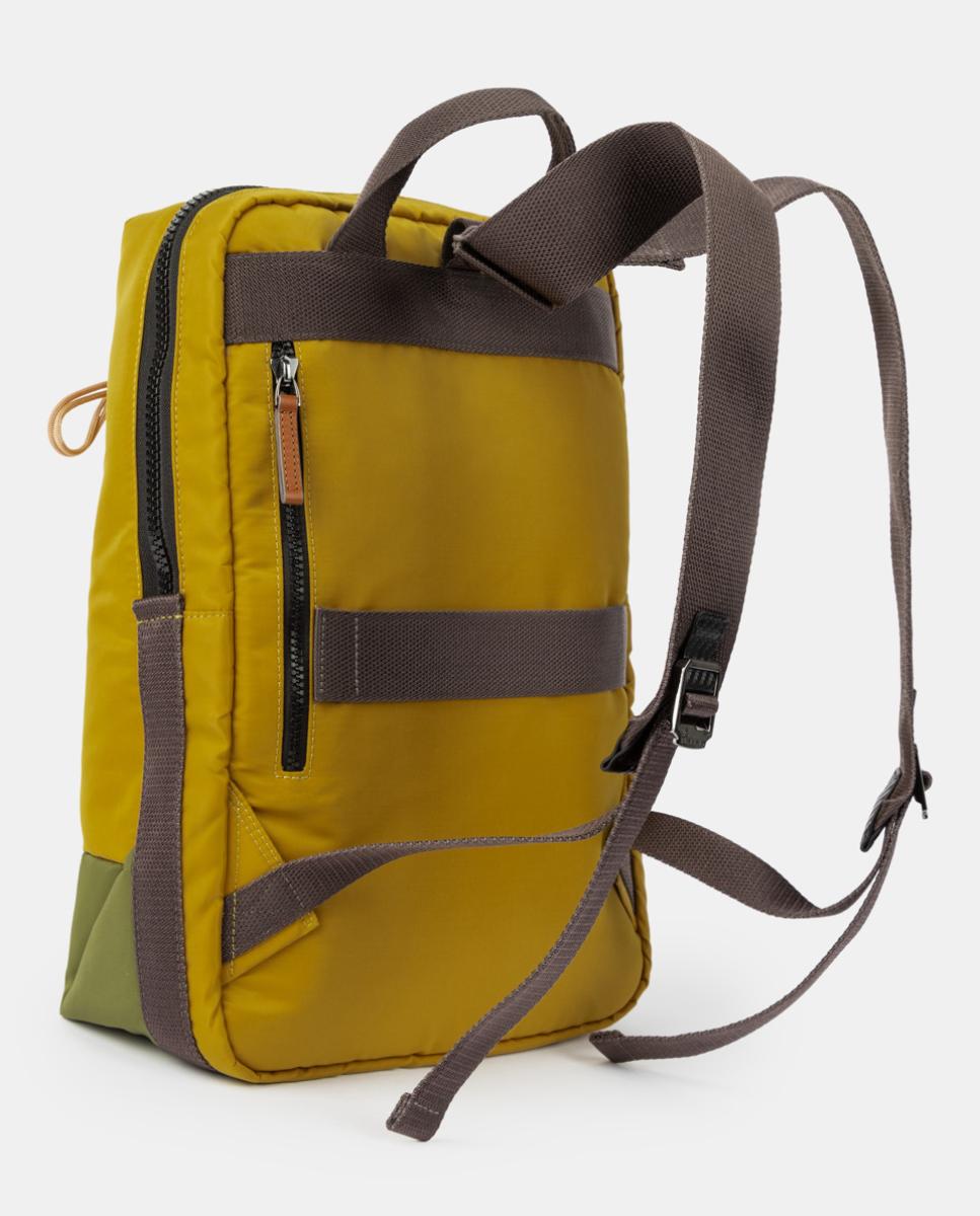 Mochila de mujer de nylon reciclado y repelente al agua - Scharlau - Mostaza Mostaza-2