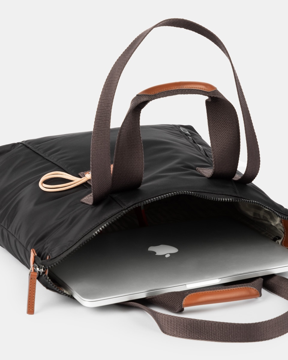 Bolso de hombro repelente al agua en color - Scharlau - Negro Negro-3