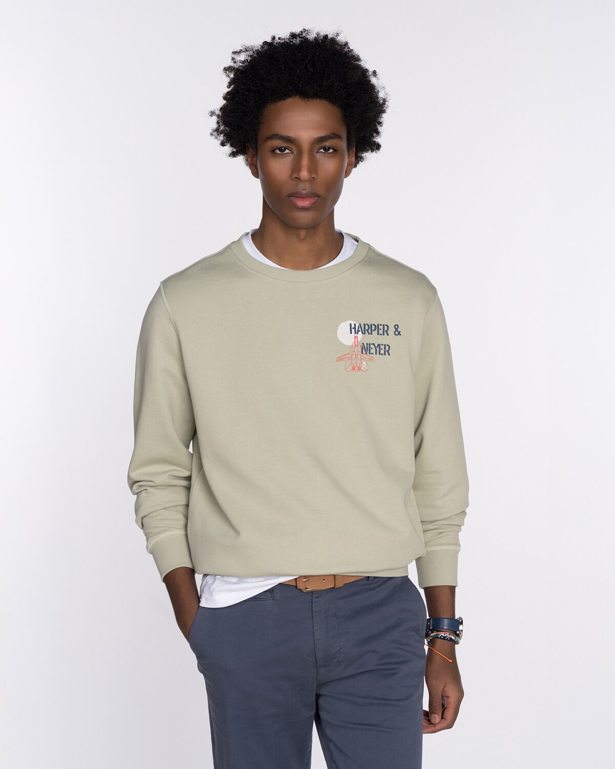 Imagen 0 de Sudadera de hombre sin capucha con estampado grande Verde militar