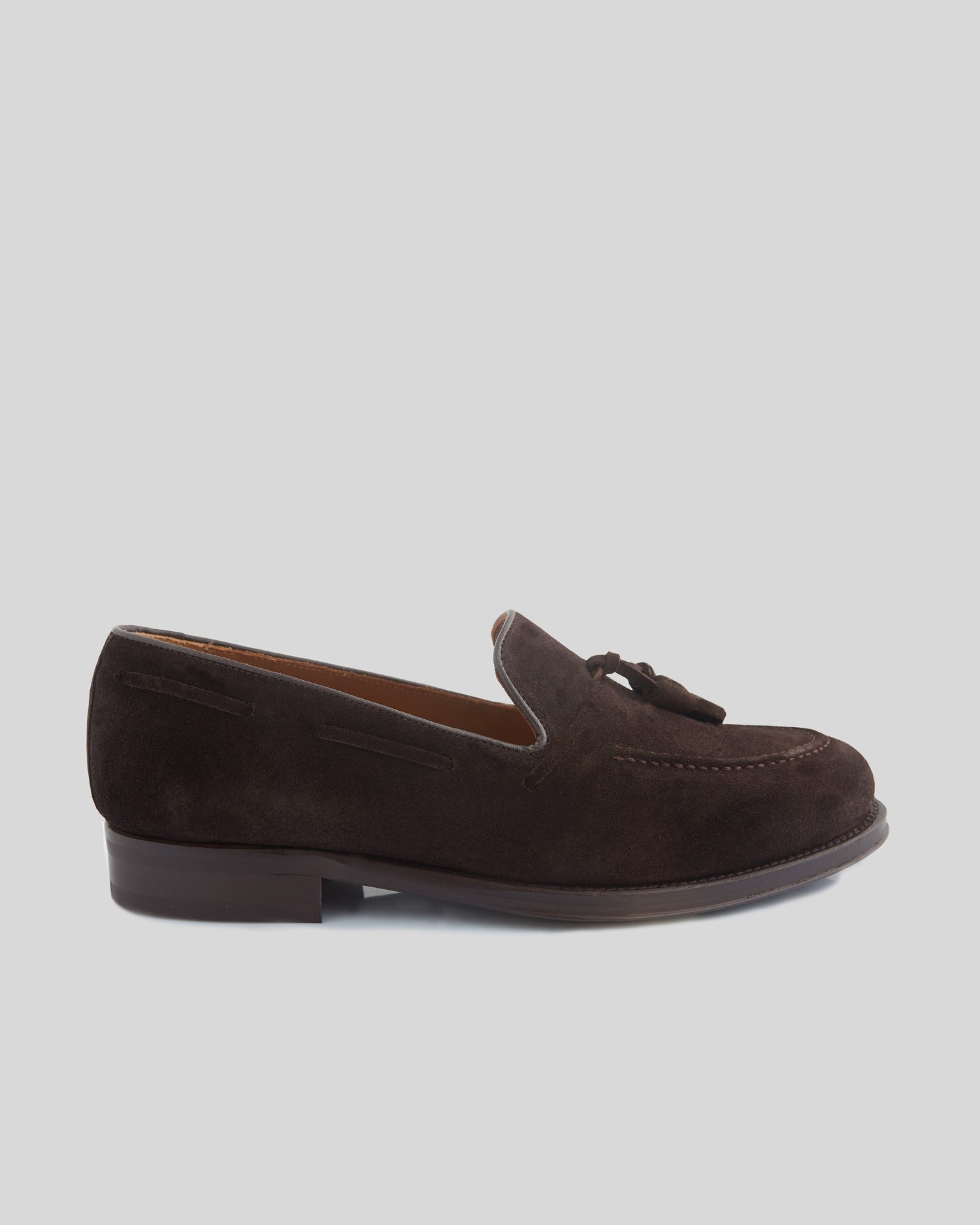 Silbon - Mocasines de hombre de piel ante clásico borlas marrón oscuro.