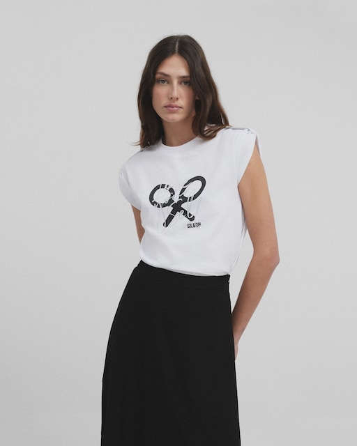 Imagen 0 de Camiseta de mujer con dibujo frontal y manga roll out
