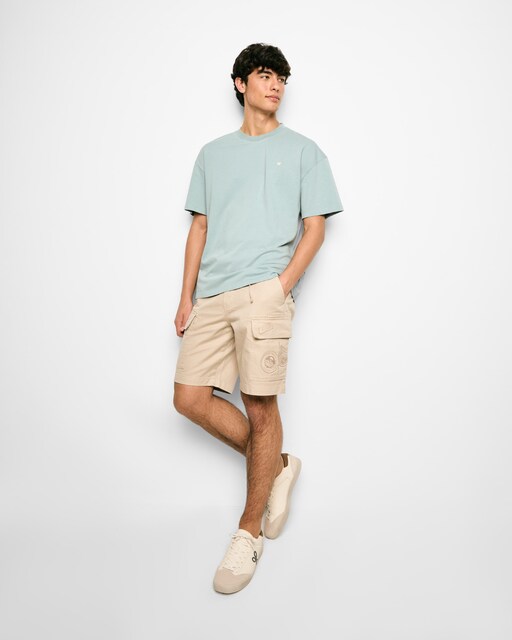 Imagen 0 de Bermuda cargo de hombre parches beige claro