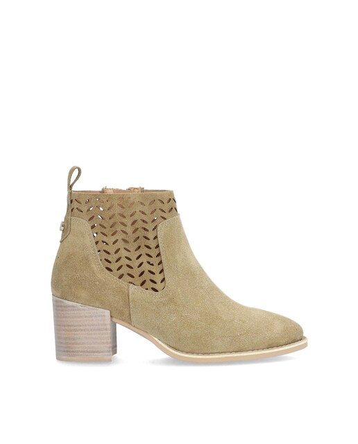 Imagen 0 de Botines de mujer de piel baby silk con suela antideslizante y cierre mediante cremallera