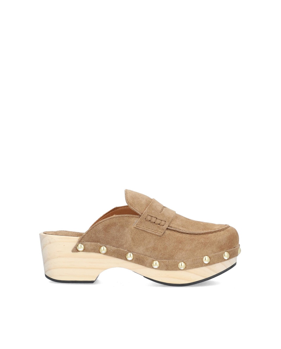 Alpe - Mules con tacón de mujer de piel baby silk en color marrón.