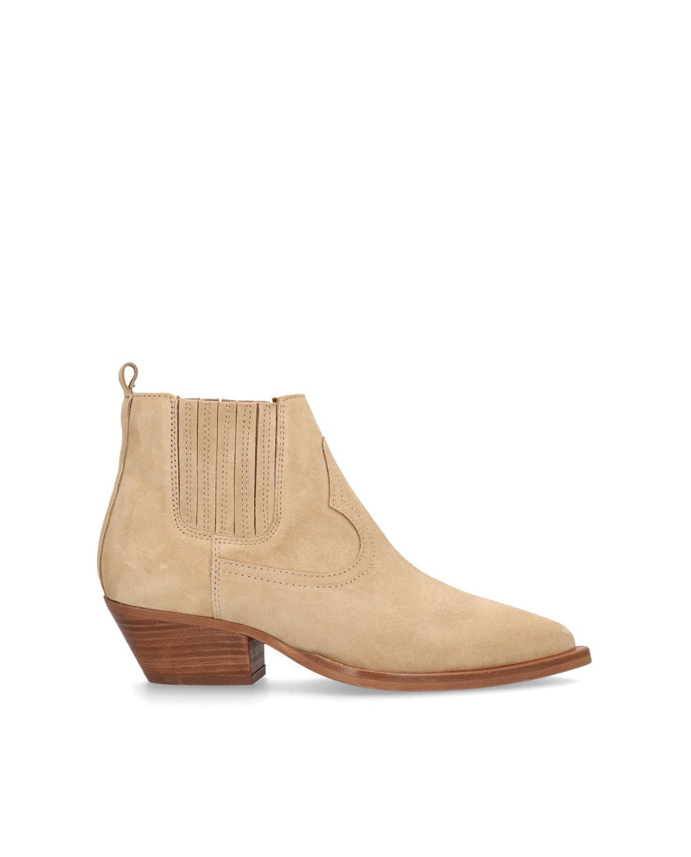 Imagen 0 de Botines de mujer de piel baby silk con suela antideslizante
