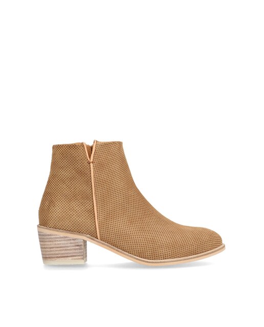 Imagen 0 de Botines cowboy de mujer de piel baby silk con suela antideslizante y cierre mediante cremallera