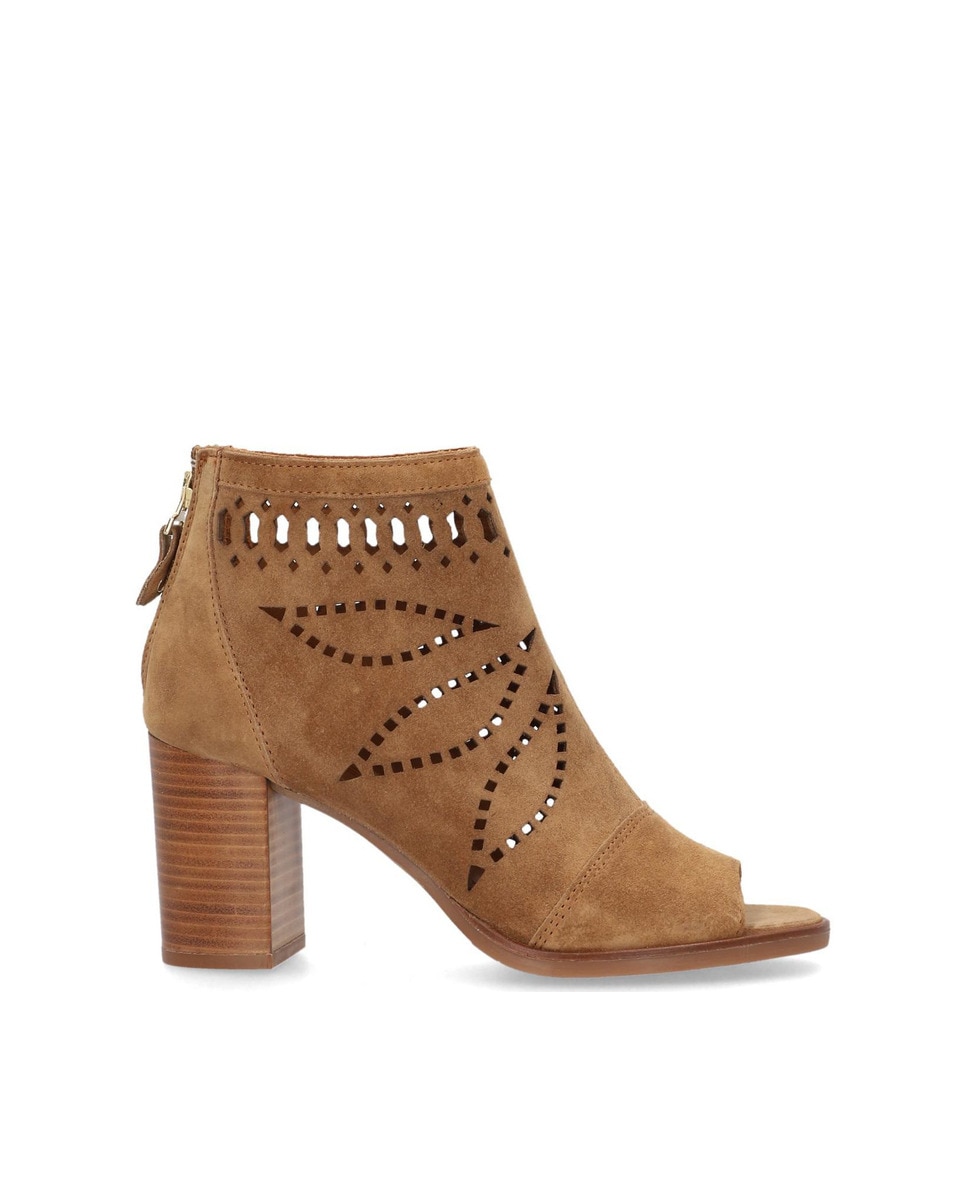 Alpe - Peeptoes de mujer de piel baby silk en color natural.