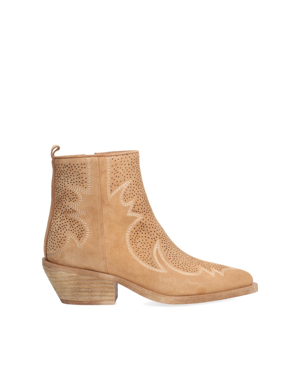 Imagen 0 de Botines cowboy  de mujer de piel baby silk en color marrón