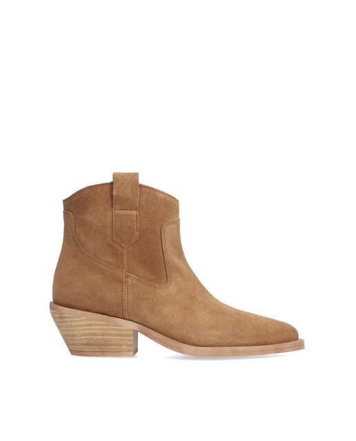 Imagen 0 de Botines de mujer de piel baby silk con suela antideslizante y cierre de cremallera
