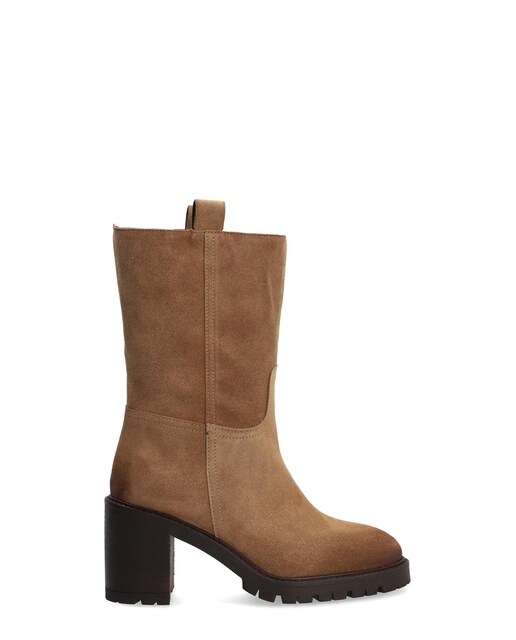 Imagen 0 de Botas de mujer de piel baby silk con suela antideslizante y cierre mediante cremallera.