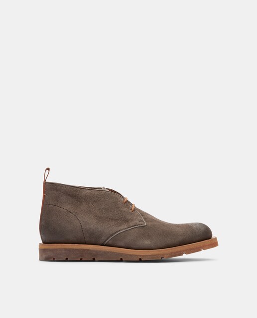 Imagen 0 de Botines de hombre de piel en color plomo