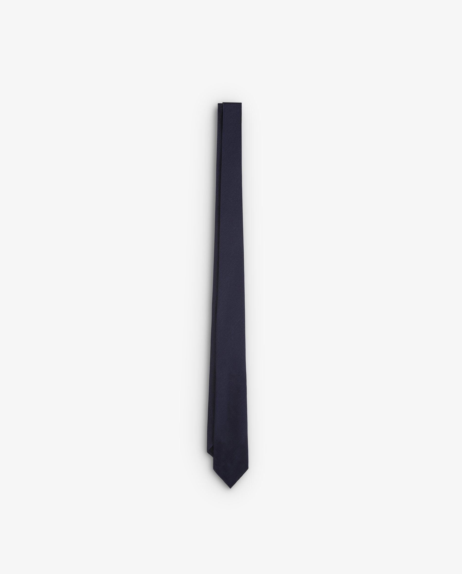 Corbata de seda lisa