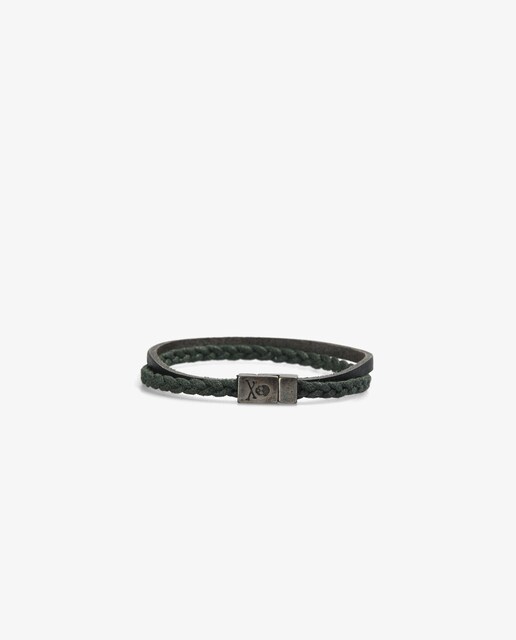 Imagen 0 de Pulsera de hombre de piel con calavera metálica