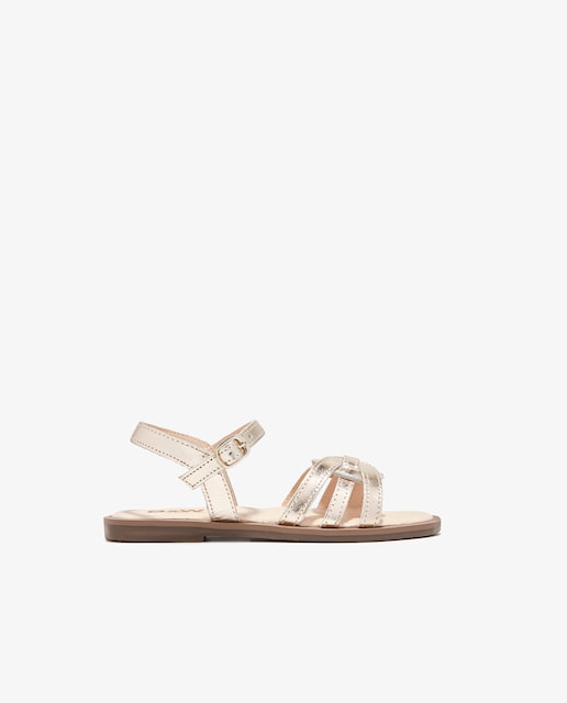 Imagen 0 de Sandalias de niña de tiras anudadas metalizadas con cierre de hebilla B&W