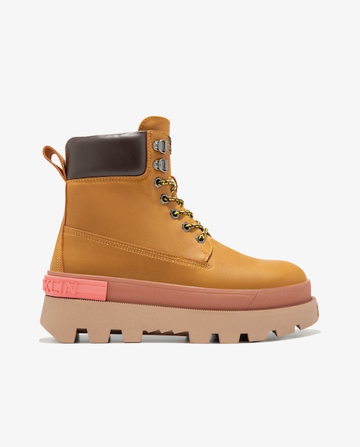Imagen 0 de Botas de mujer de corte bajo estilo trail con suela track