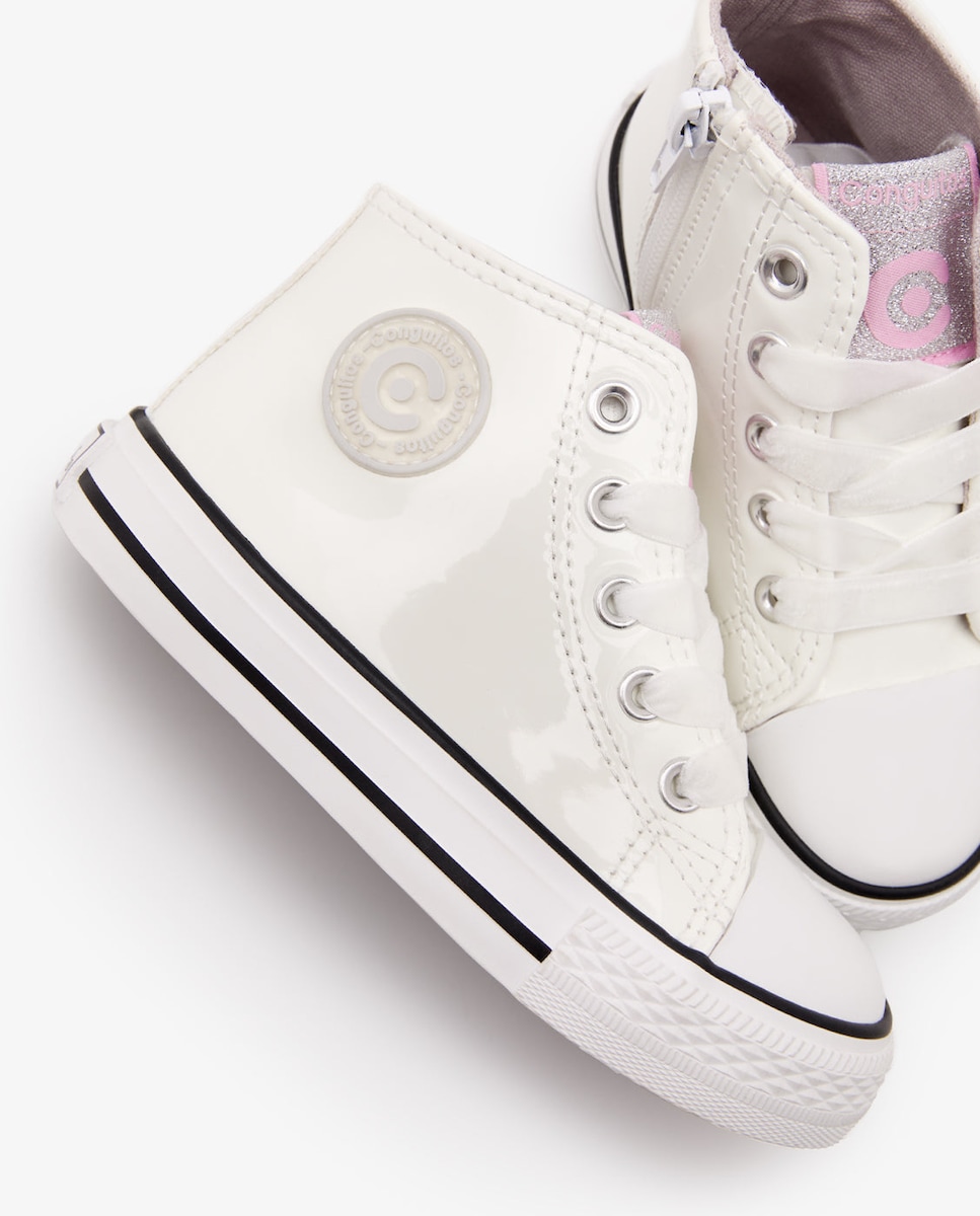 Zapatillas altas de niña de charol con cremallera lateral