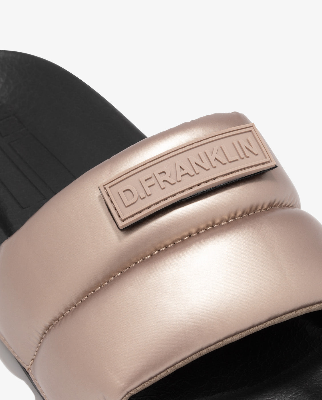 Chanclas estilo pala de mujer confeccionadas en eva con logo en la parte frontal - D.Franklin - Oro Oro-2