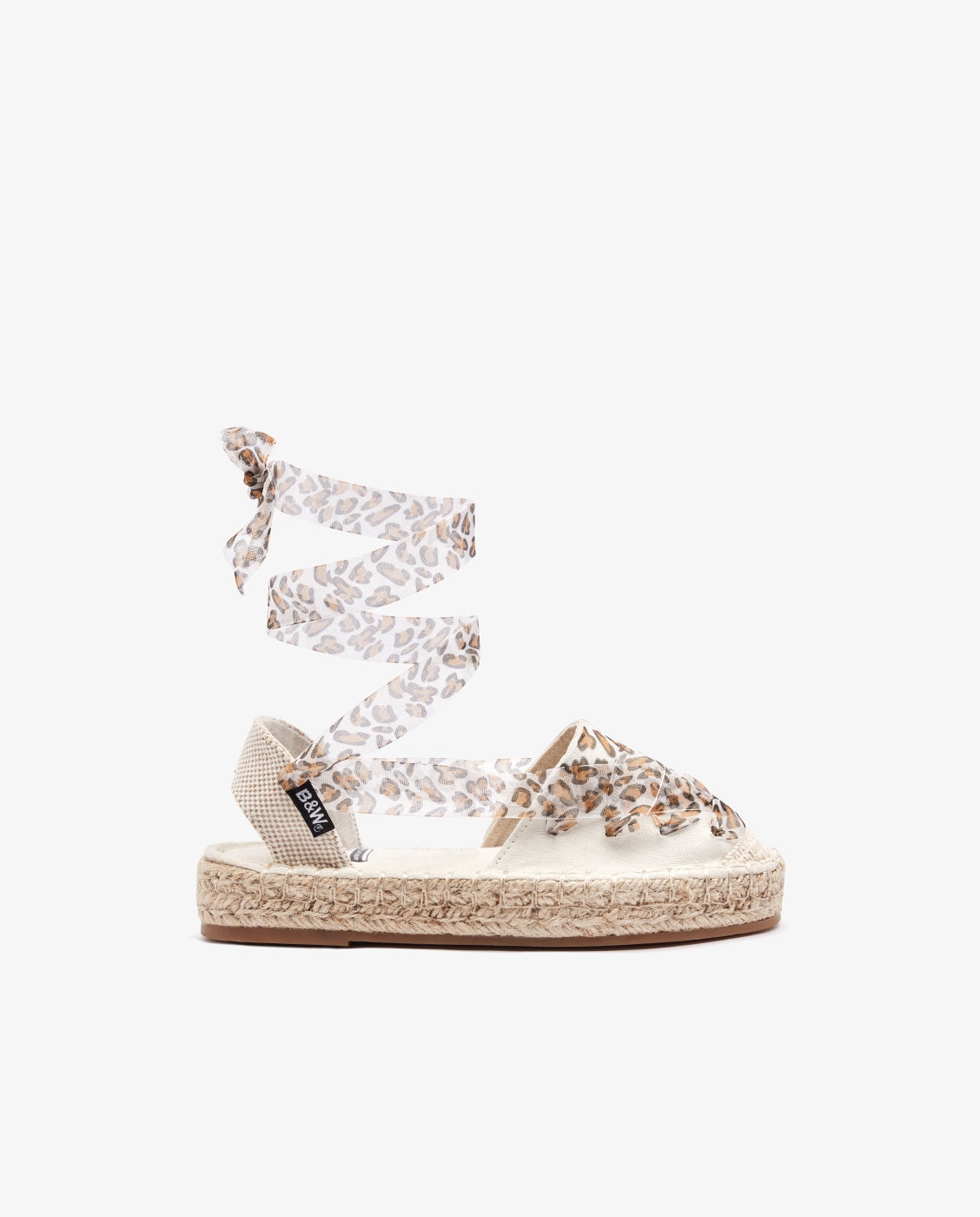Conguitos - Alpargatas de niña suela de esparto y cordón ajustable en blanco y detalles leopardo.